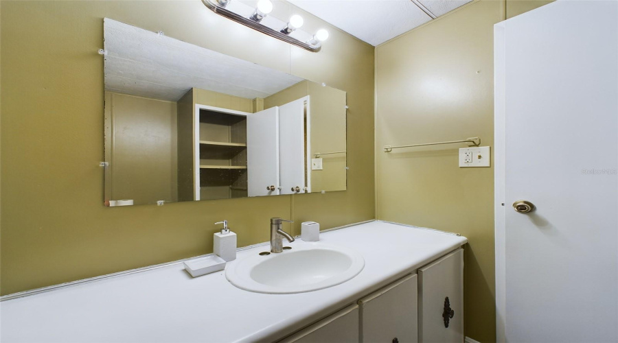 Sebring, Florida 33870, 2 Bedroom Bedrooms, ,2 Bathroombathrooms,Residential,For Sale,Delaware,0,Mfrp4930034