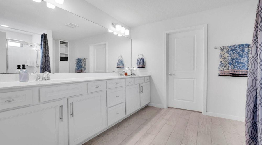 Orlando, Florida 32828, 5 Bedroom Bedrooms, ,4 Bathroombathrooms,Residential,For Sale,Grand Palm,0,Mfro6431734