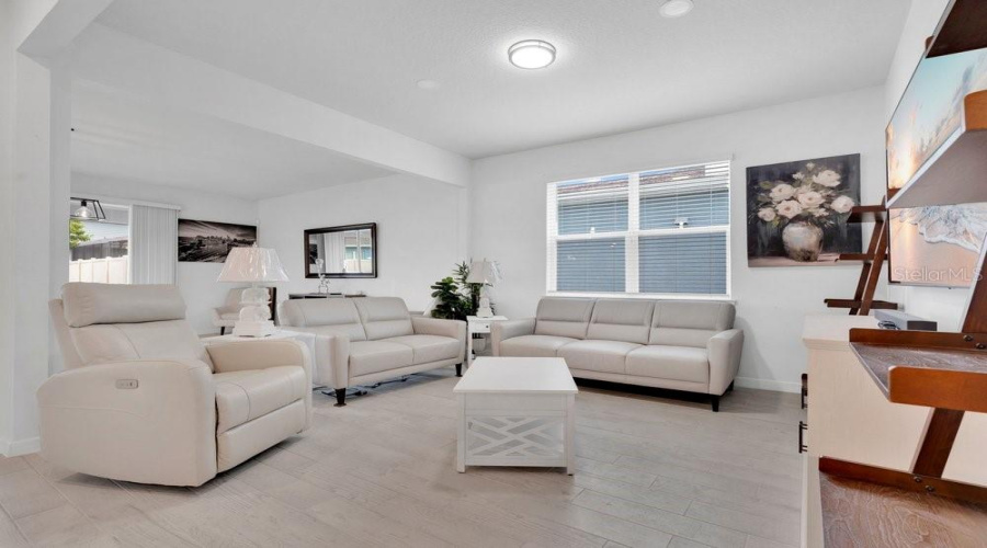 Orlando, Florida 32828, 5 Bedroom Bedrooms, ,4 Bathroombathrooms,Residential,For Sale,Grand Palm,0,Mfro6431734