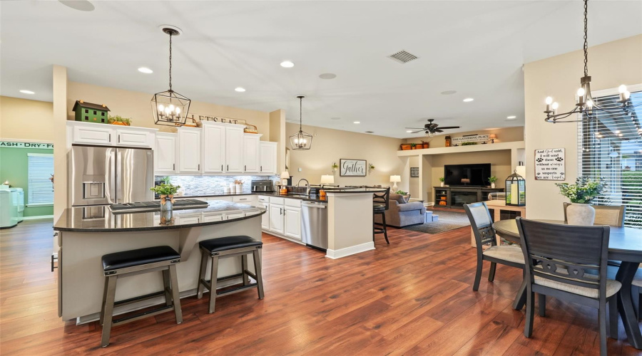 Tarpon Springs, Florida 34688, 4 Bedroom Bedrooms, ,4 Bathroombathrooms,Residential,For Sale,St Martin,0,Mfrtb8539973