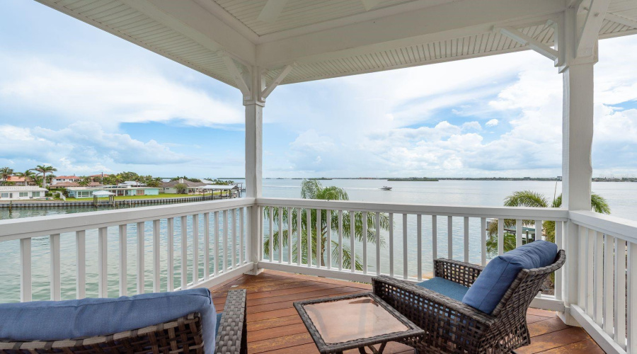 Clearwater Beach, Florida 33767, 5 Bedroom Bedrooms, ,4 Bathroombathrooms,Residential,For Sale,Midway,0,Mfrtb8399954