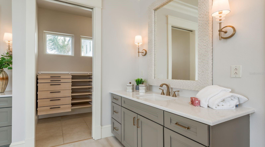 Clearwater Beach, Florida 33767, 5 Bedroom Bedrooms, ,4 Bathroombathrooms,Residential,For Sale,Midway,0,Mfrtb8399954