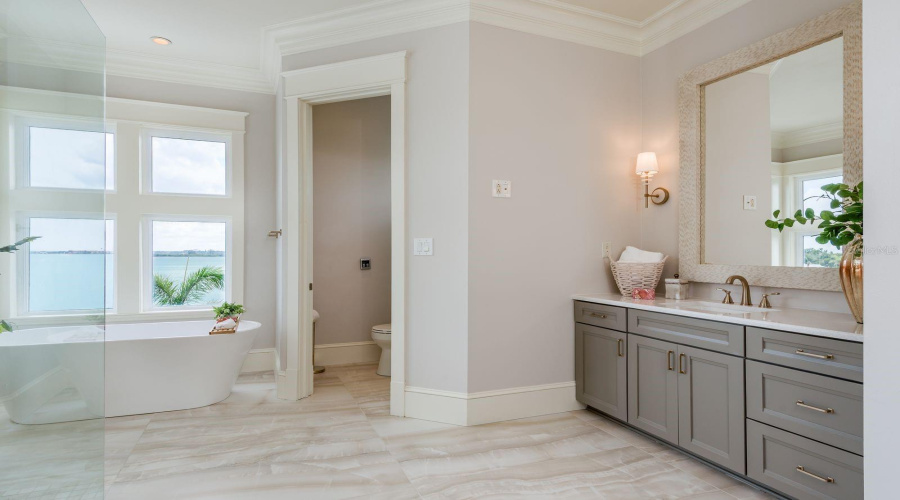 Clearwater Beach, Florida 33767, 5 Bedroom Bedrooms, ,4 Bathroombathrooms,Residential,For Sale,Midway,0,Mfrtb8399954