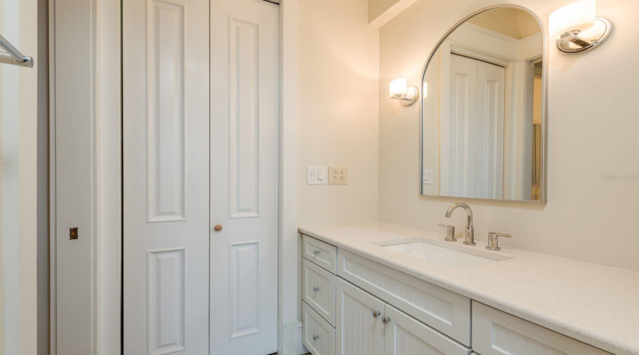 Clearwater Beach, Florida 33767, 5 Bedroom Bedrooms, ,4 Bathroombathrooms,Residential,For Sale,Midway,0,Mfrtb8399954