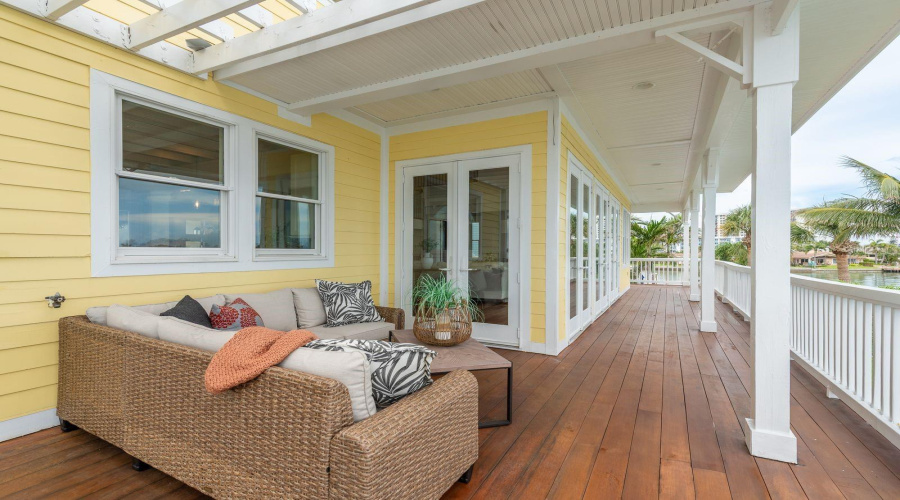 Clearwater Beach, Florida 33767, 5 Bedroom Bedrooms, ,4 Bathroombathrooms,Residential,For Sale,Midway,0,Mfrtb8399954