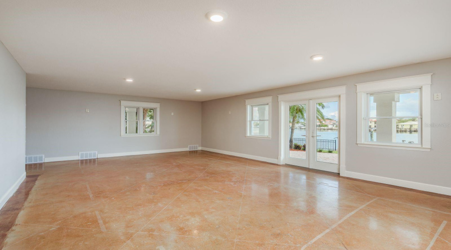 Clearwater Beach, Florida 33767, 5 Bedroom Bedrooms, ,4 Bathroombathrooms,Residential,For Sale,Midway,0,Mfrtb8399954