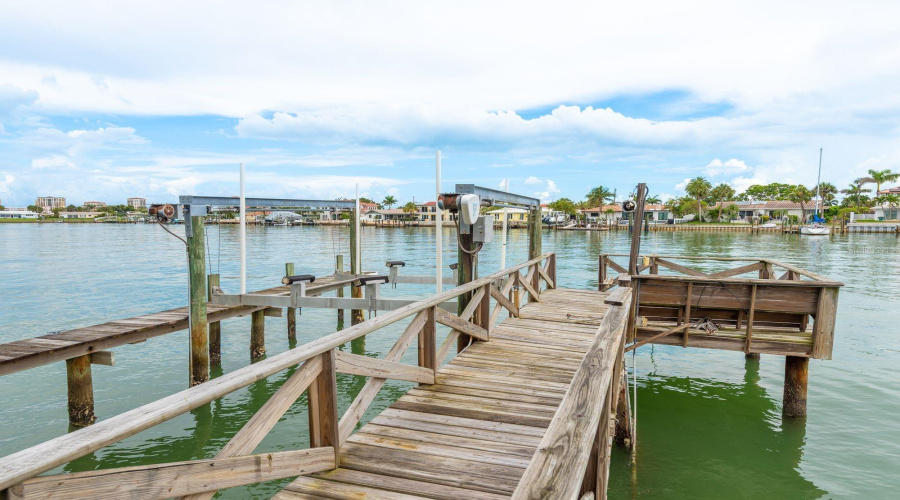 Clearwater Beach, Florida 33767, 5 Bedroom Bedrooms, ,4 Bathroombathrooms,Residential,For Sale,Midway,0,Mfrtb8399954