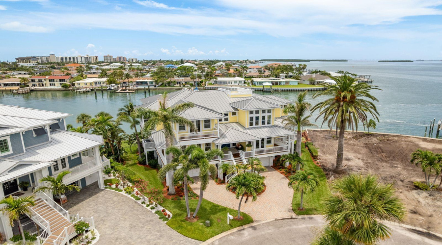 Clearwater Beach, Florida 33767, 5 Bedroom Bedrooms, ,4 Bathroombathrooms,Residential,For Sale,Midway,0,Mfrtb8399954