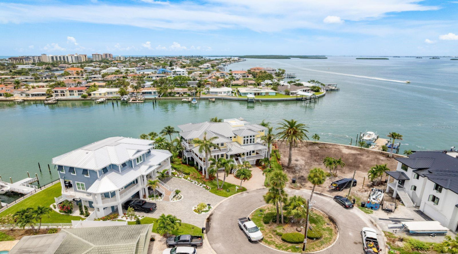 Clearwater Beach, Florida 33767, 5 Bedroom Bedrooms, ,4 Bathroombathrooms,Residential,For Sale,Midway,0,Mfrtb8399954