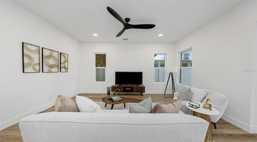 St Petersburg, Florida 33714, 4 Bedroom Bedrooms, ,3 Bathroombathrooms,Residential,For Sale,57Th,0,Mfrtb8496152
