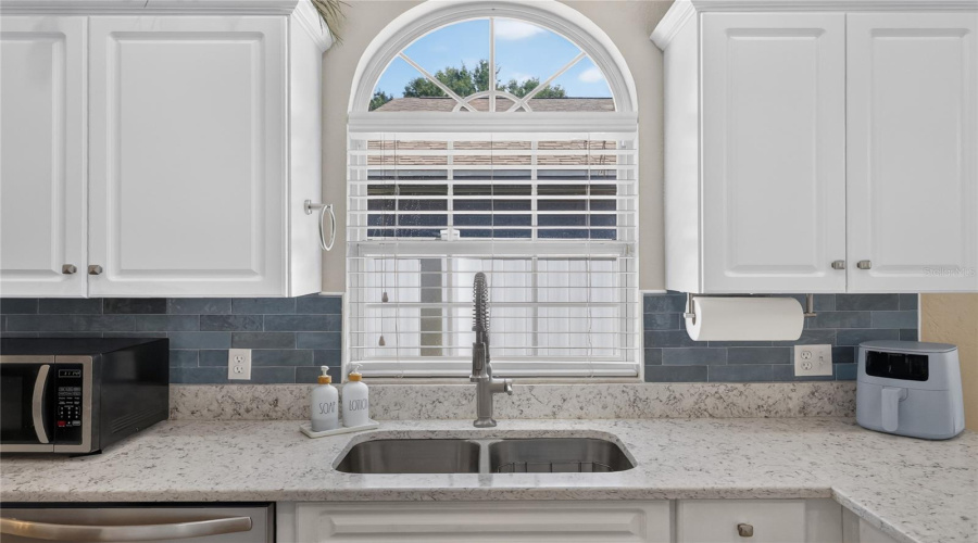 Lakeland, Florida 33809, 3 Bedroom Bedrooms, ,2 Bathroombathrooms,Residential,For Sale,Derby,0,Mfrl4963547