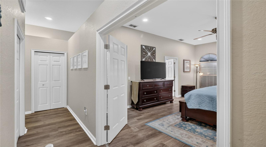 Lakeland, Florida 33809, 3 Bedroom Bedrooms, ,2 Bathroombathrooms,Residential,For Sale,Derby,0,Mfrl4963547