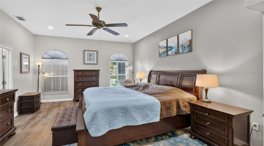 Lakeland, Florida 33809, 3 Bedroom Bedrooms, ,2 Bathroombathrooms,Residential,For Sale,Derby,0,Mfrl4963547