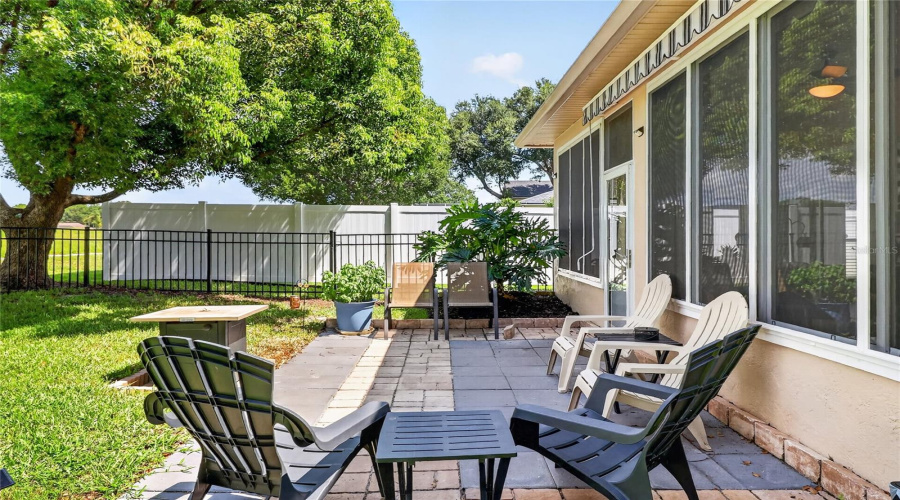 Lakeland, Florida 33809, 3 Bedroom Bedrooms, ,2 Bathroombathrooms,Residential,For Sale,Derby,0,Mfrl4963547