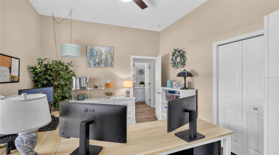 Lakeland, Florida 33809, 3 Bedroom Bedrooms, ,2 Bathroombathrooms,Residential,For Sale,Derby,0,Mfrl4963547