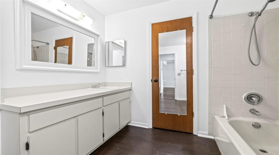 Mulberry, Florida 33860, 2 Bedroom Bedrooms, ,2 Bathroombathrooms,Residential,For Sale,Topher,0,Mfrl4964411
