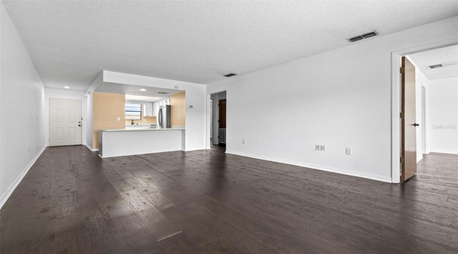 Mulberry, Florida 33860, 2 Bedroom Bedrooms, ,2 Bathroombathrooms,Residential,For Sale,Topher,0,Mfrl4964411
