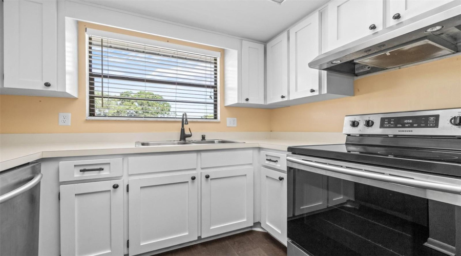 Mulberry, Florida 33860, 2 Bedroom Bedrooms, ,2 Bathroombathrooms,Residential,For Sale,Topher,0,Mfrl4964411