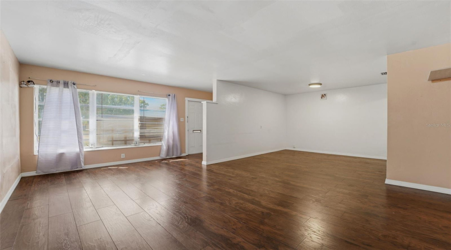 St Petersburg, Florida 33712, 5 Bedroom Bedrooms, ,2 Bathroombathrooms,Residential,For Sale,Emerson,0,Mfrtb8510758