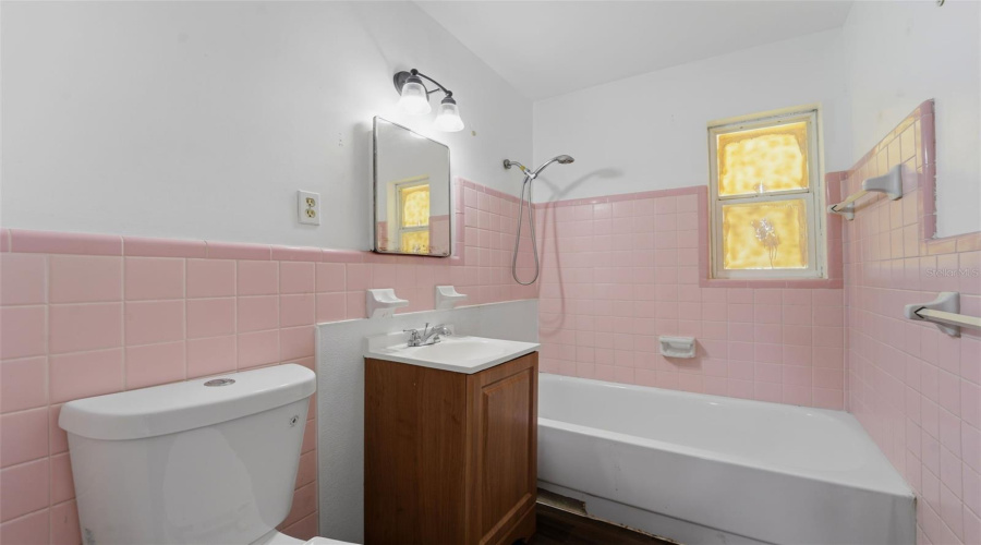 St Petersburg, Florida 33712, 5 Bedroom Bedrooms, ,2 Bathroombathrooms,Residential,For Sale,Emerson,0,Mfrtb8510758