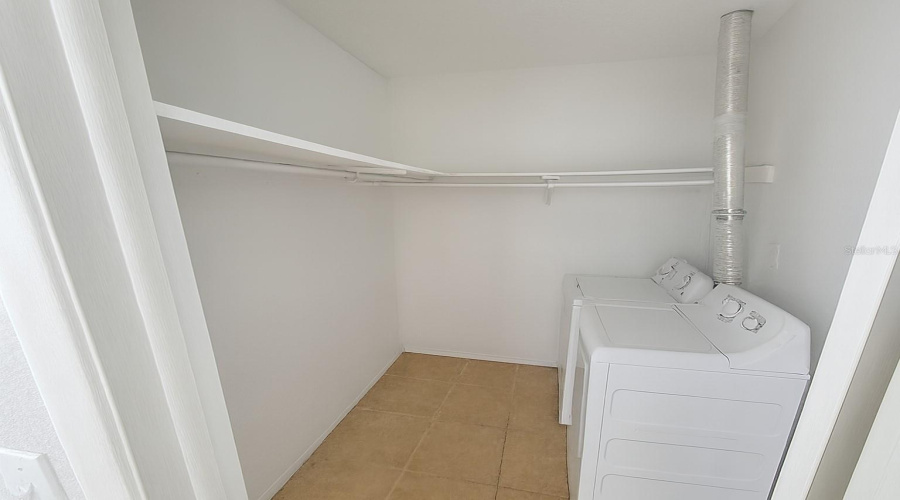 Largo, Florida 33771, 3 Bedroom Bedrooms, ,2 Bathroombathrooms,Residential,For Sale,Country Club Dr,0,Mfrtb8443656
