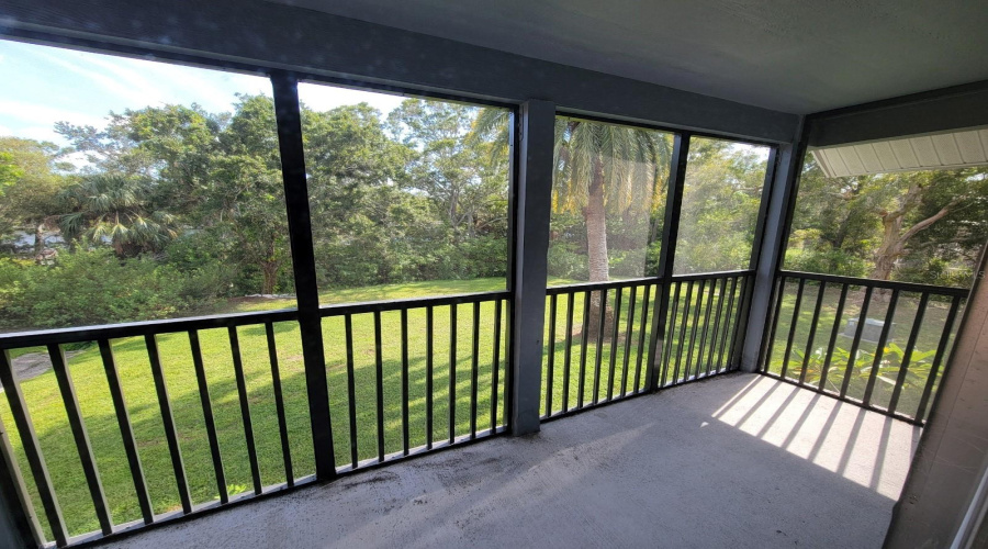Largo, Florida 33771, 3 Bedroom Bedrooms, ,2 Bathroombathrooms,Residential,For Sale,Country Club Dr,0,Mfrtb8443656
