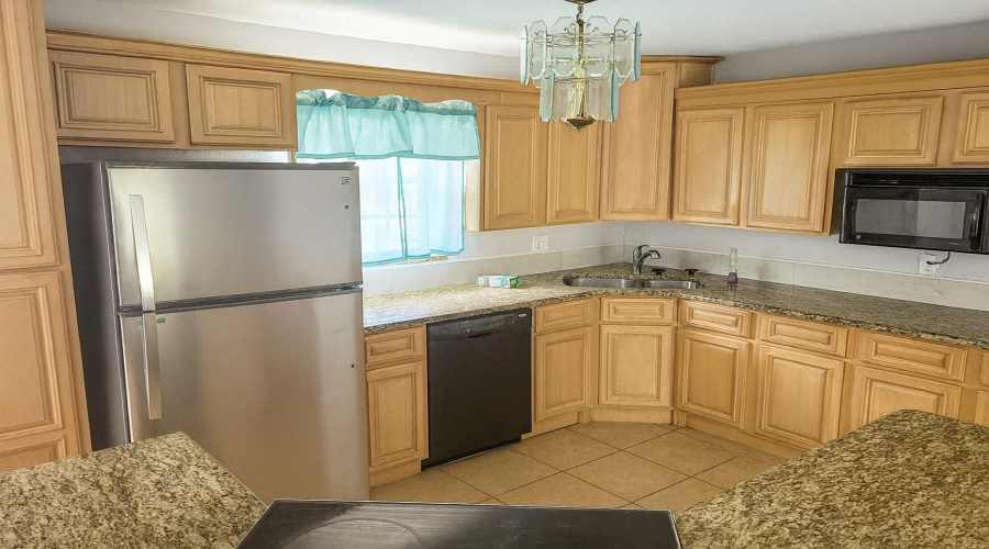 Largo, Florida 33771, 3 Bedroom Bedrooms, ,2 Bathroombathrooms,Residential,For Sale,Country Club Dr,0,Mfrtb8443656