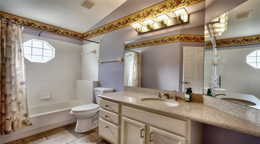 Leesburg, Florida 34748, 3 Bedroom Bedrooms, ,2 Bathroombathrooms,Residential,For Sale,Glen Eagle,0,Mfro6436929