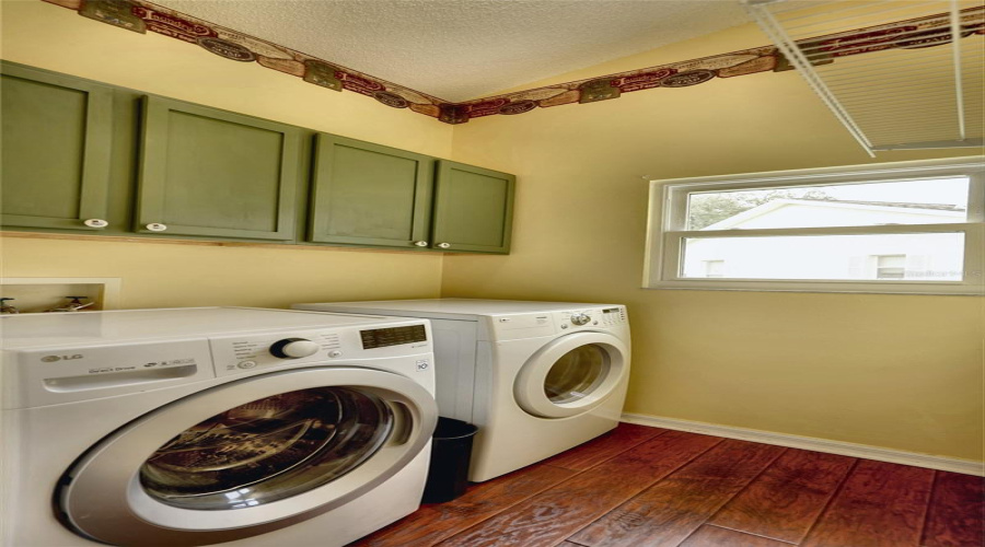 Leesburg, Florida 34748, 3 Bedroom Bedrooms, ,2 Bathroombathrooms,Residential,For Sale,Glen Eagle,0,Mfro6436929