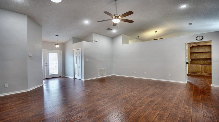 Leesburg, Florida 34748, 3 Bedroom Bedrooms, ,2 Bathroombathrooms,Residential,For Sale,Glen Eagle,0,Mfro6436929