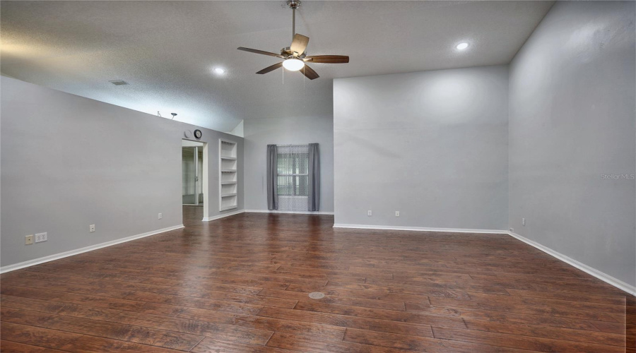 Leesburg, Florida 34748, 3 Bedroom Bedrooms, ,2 Bathroombathrooms,Residential,For Sale,Glen Eagle,0,Mfro6436929