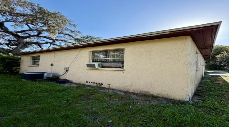 Tampa, Florida 33607, 2 Bedroom Bedrooms, ,1 Bathroombathrooms,Residential,For Sale,Cherry,0,Mfrtb8542771