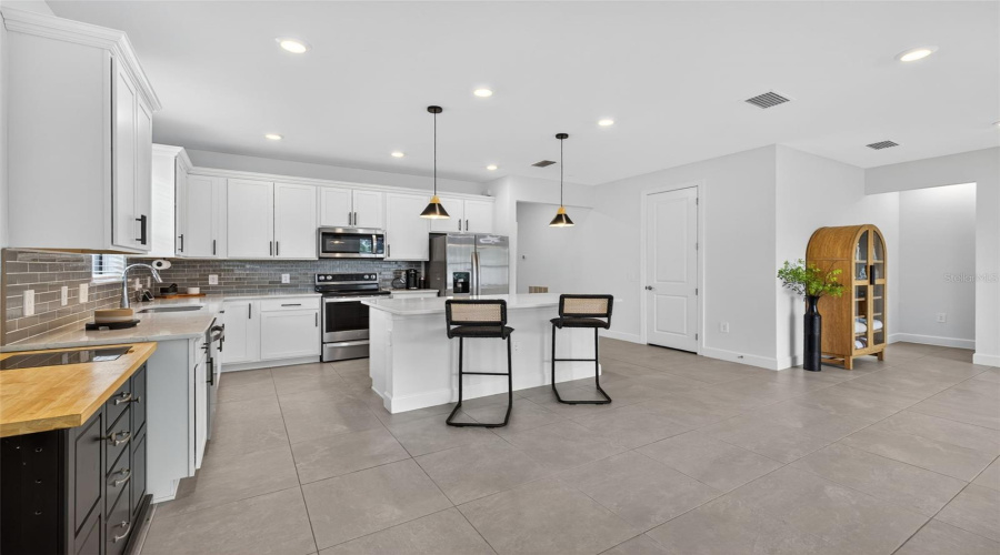 Bradenton, Florida 34212, 4 Bedroom Bedrooms, ,2 Bathroombathrooms,Residential,For Sale,Wigeon,0,Mfra4659772