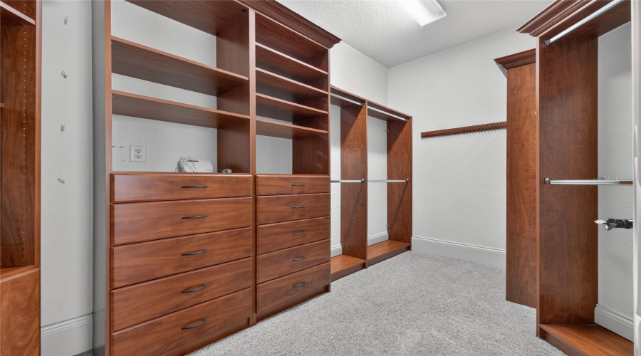 Sanford, Florida 32771, 5 Bedroom Bedrooms, ,7 Bathroombathrooms,Residential,For Sale,Islewood,0,Mfro6433414