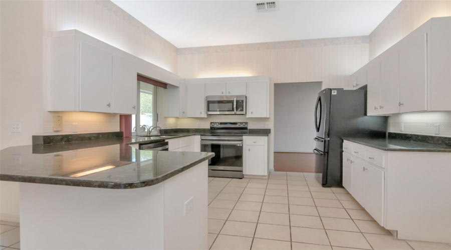 Lakeland, Florida 33812, 4 Bedroom Bedrooms, ,2 Bathroombathrooms,Residential,For Sale,Tanasi,0,Mfrtb8514502