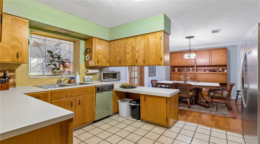 Eustis, Florida 32726, 3 Bedroom Bedrooms, ,2 Bathroombathrooms,Residential,For Sale,Fairway,0,Mfro6436910