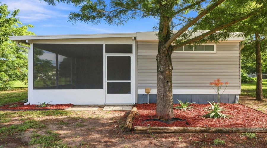Freshly Painted Exterior &Amp; Leaders/Gutters