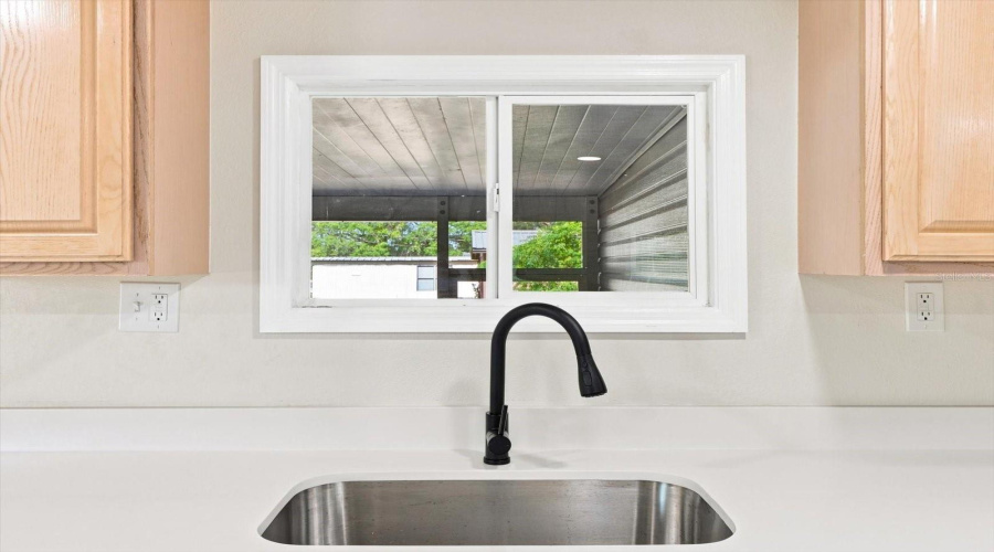 Brooksville, Florida 34604, 3 Bedroom Bedrooms, ,2 Bathroombathrooms,Residential,For Sale,Lauderdale,0,Mfrtb8538447