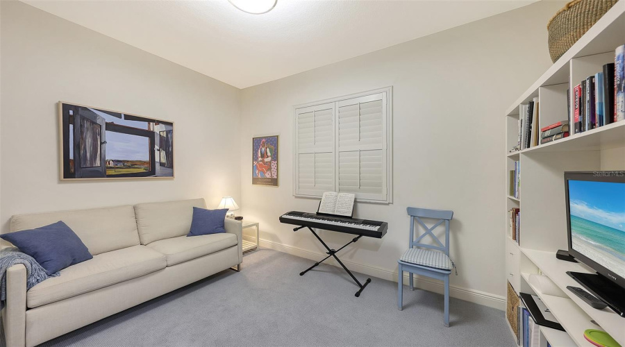 Guest Bedroom/Den