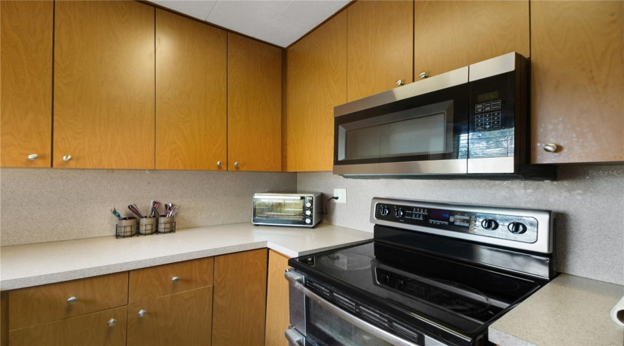 Fruitland Park, Florida 34731, 3 Bedroom Bedrooms, ,1 Bathroombathrooms,Residential,For Sale,Park,0,Mfrg5115436