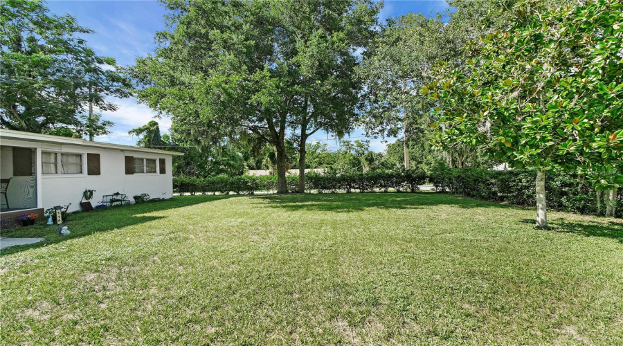 Fruitland Park, Florida 34731, 3 Bedroom Bedrooms, ,1 Bathroombathrooms,Residential,For Sale,Park,0,Mfrg5115436