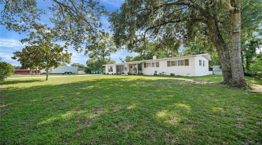 Fruitland Park, Florida 34731, 3 Bedroom Bedrooms, ,1 Bathroombathrooms,Residential,For Sale,Park,0,Mfrg5115436