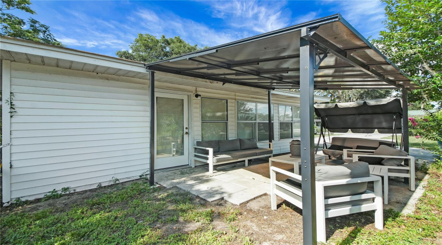 Fruitland Park, Florida 34731, 3 Bedroom Bedrooms, ,1 Bathroombathrooms,Residential,For Sale,Park,0,Mfrg5115436