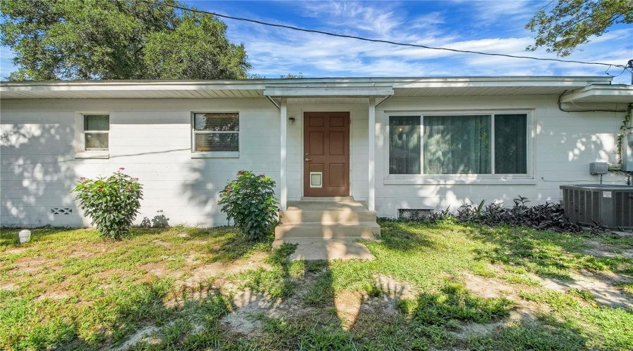 Fruitland Park, Florida 34731, 3 Bedroom Bedrooms, ,1 Bathroombathrooms,Residential,For Sale,Park,0,Mfrg5115436