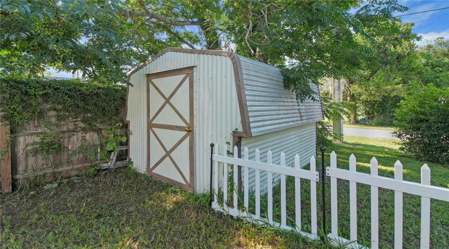 Fruitland Park, Florida 34731, 3 Bedroom Bedrooms, ,1 Bathroombathrooms,Residential,For Sale,Park,0,Mfrg5115436