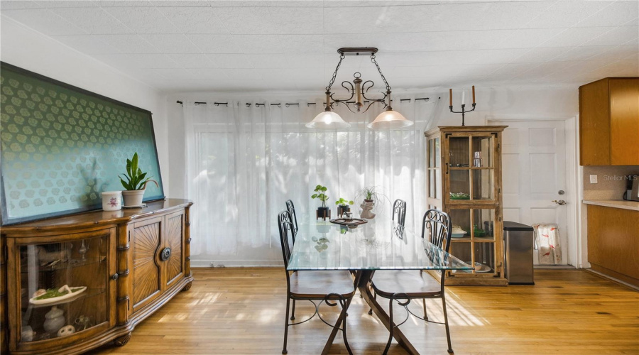 Fruitland Park, Florida 34731, 3 Bedroom Bedrooms, ,1 Bathroombathrooms,Residential,For Sale,Park,0,Mfrg5115436