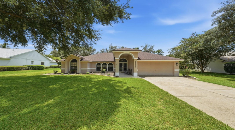 10102 Silver Bluff Dr. Extra Long Driveway For Paking Convenience