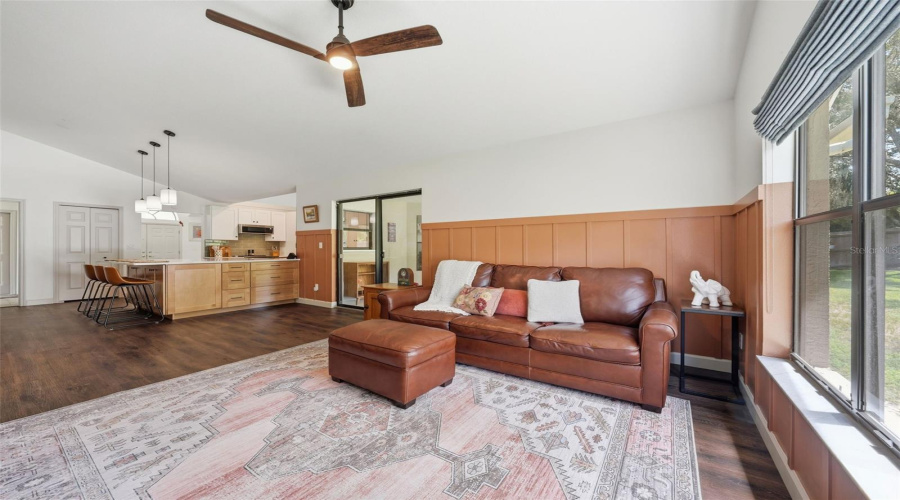 Leesburg, Florida 34788, 3 Bedroom Bedrooms, ,2 Bathroombathrooms,Residential,For Sale,Silver Bluff,0,Mfrg5116323
