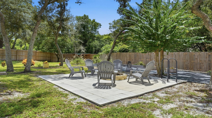 Leesburg, Florida 34788, 3 Bedroom Bedrooms, ,2 Bathroombathrooms,Residential,For Sale,Silver Bluff,0,Mfrg5116323
