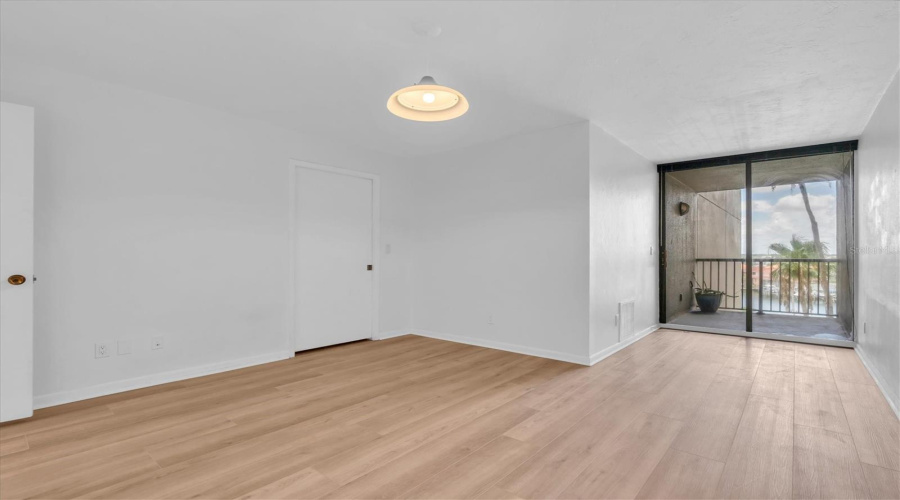 Clearwater Beach, Florida 33767, 2 Bedroom Bedrooms, ,2 Bathroombathrooms,Residential,For Sale,Gulf,0,Mfrtb8537218